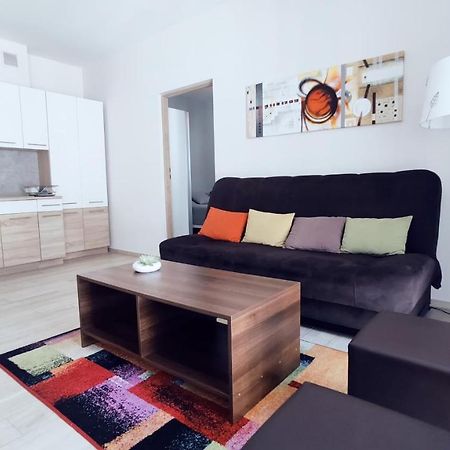 Pilsudskiego 11 By Homeprime Krasków Exterior foto