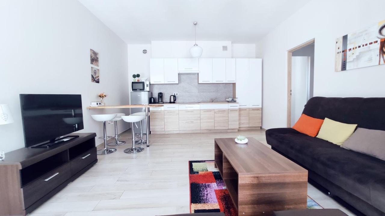 Pilsudskiego 11 By Homeprime Krasków Exterior foto