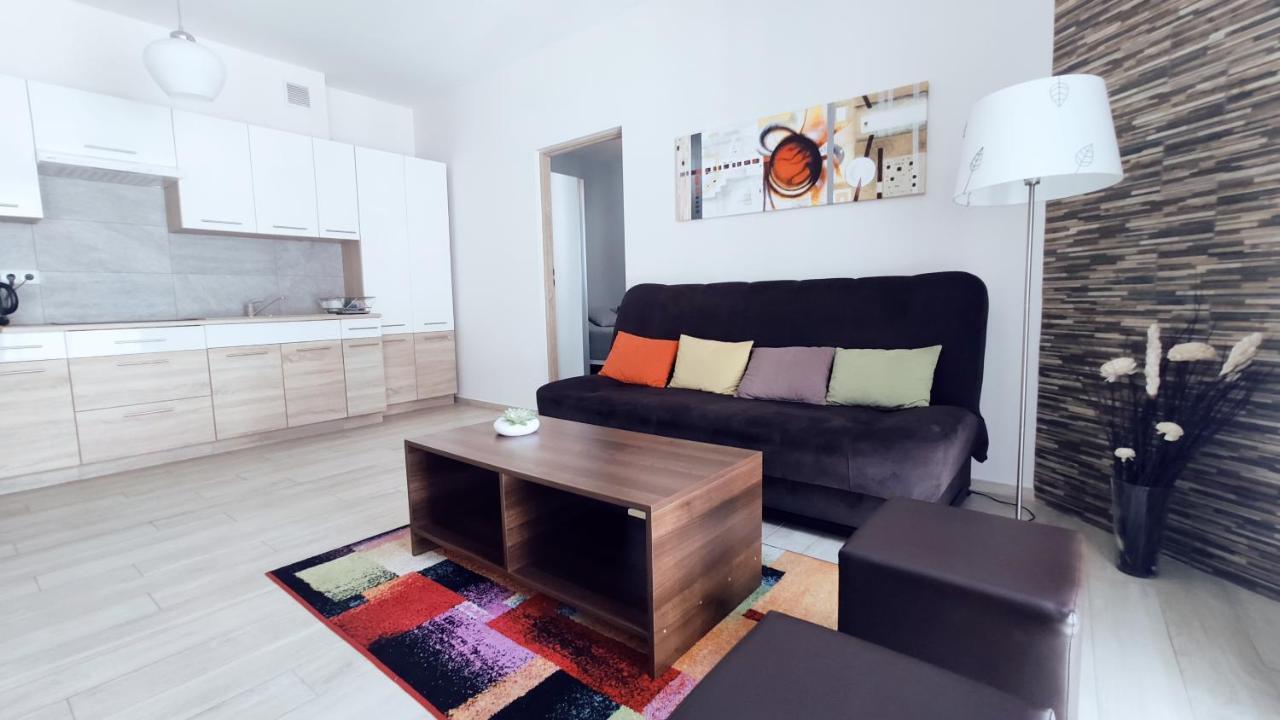 Pilsudskiego 11 By Homeprime Krasków Exterior foto
